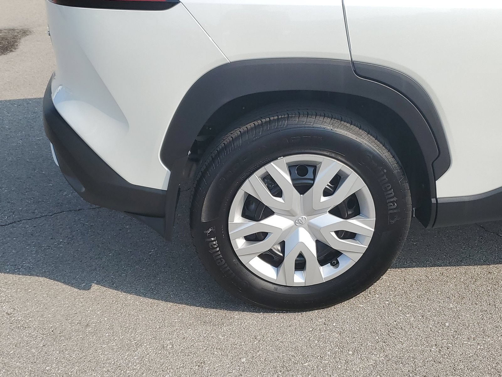 Certified 2024 Toyota Corolla Cross L AWD/4WD image 5
