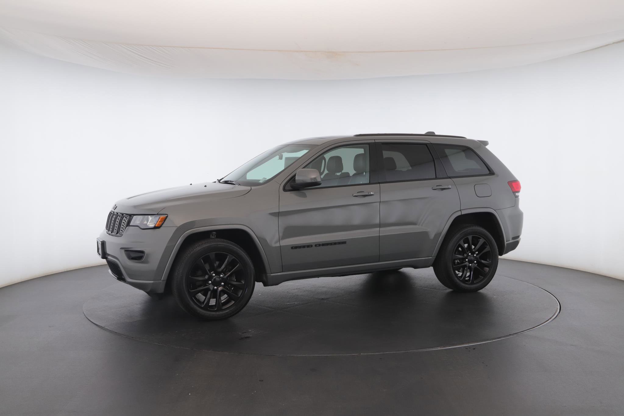 Used 2021 Jeep Grand Cherokee Laredo X image 44