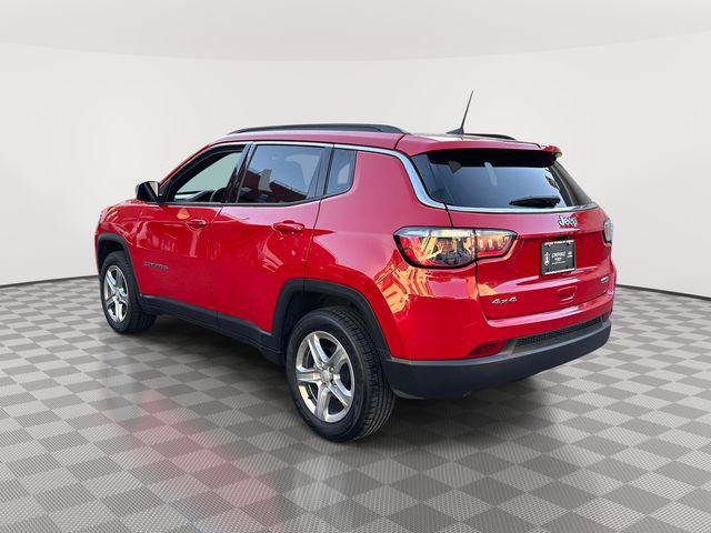 Used 2024 Jeep Compass Latitude AWD/4WD image 5