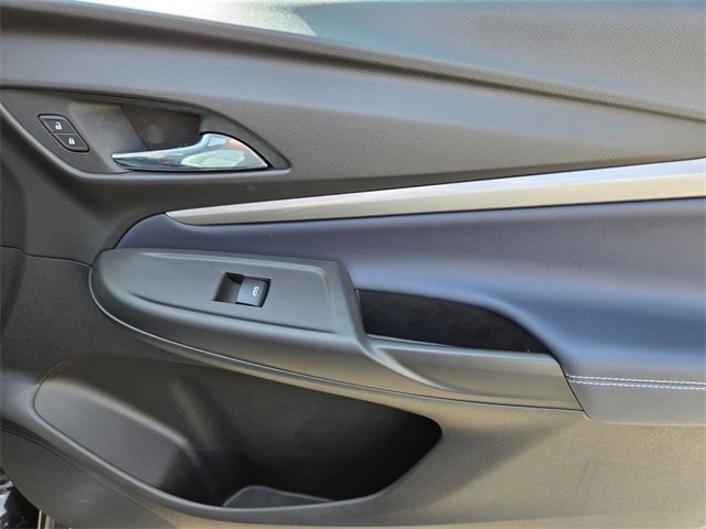 Used 2022 Chevrolet Bolt EUV LT w/ Convenience Package image 22