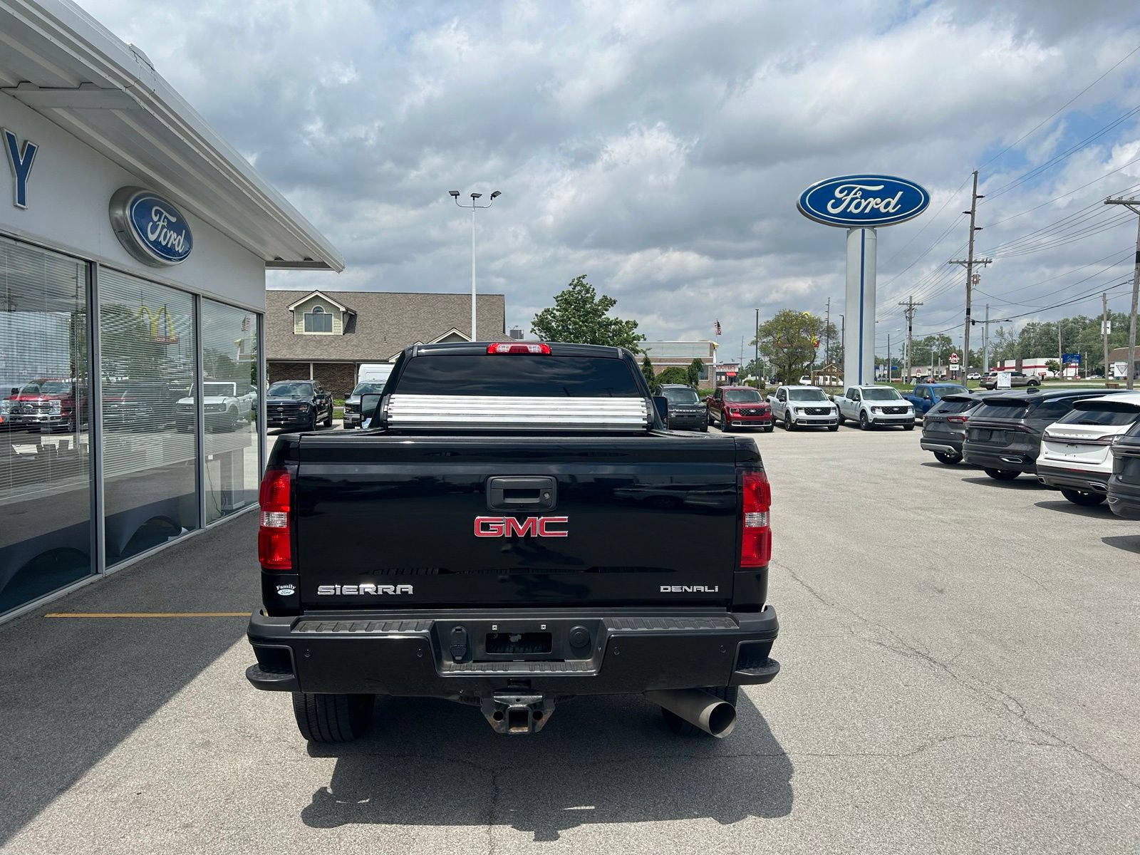 Used 2018 GMC Sierra 2500 Denali w/ Snow Plow Prep Package AWD/4WD image 6