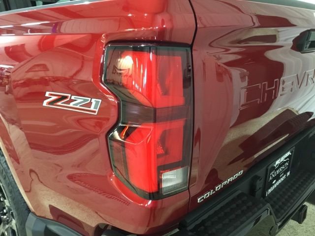 Used 2024 Chevrolet Colorado Z71 w/ Z71 Convenience Package 2 image 16