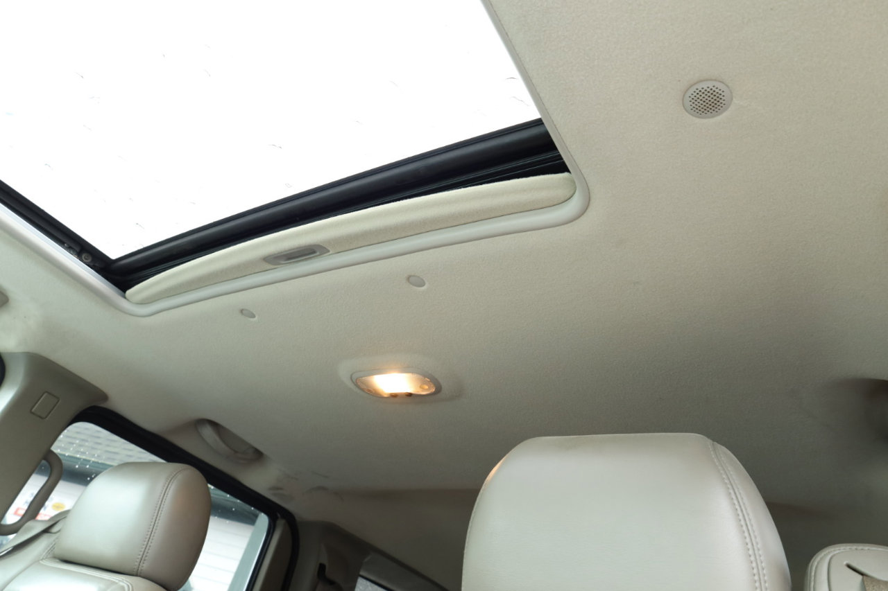 Used 2003 HUMMER H2 w/ Preferred Equipment Group image 44