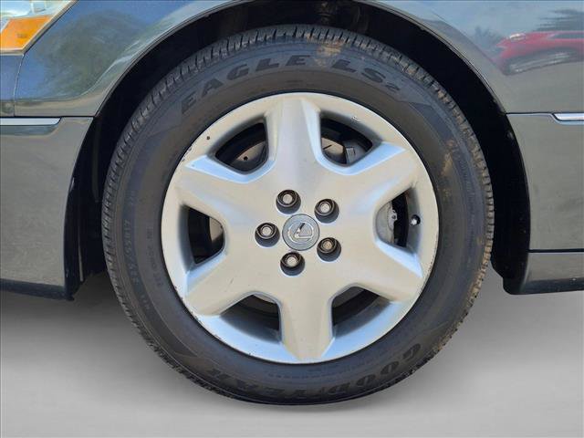 Used 2004 Lexus LS 430 RWD image 24