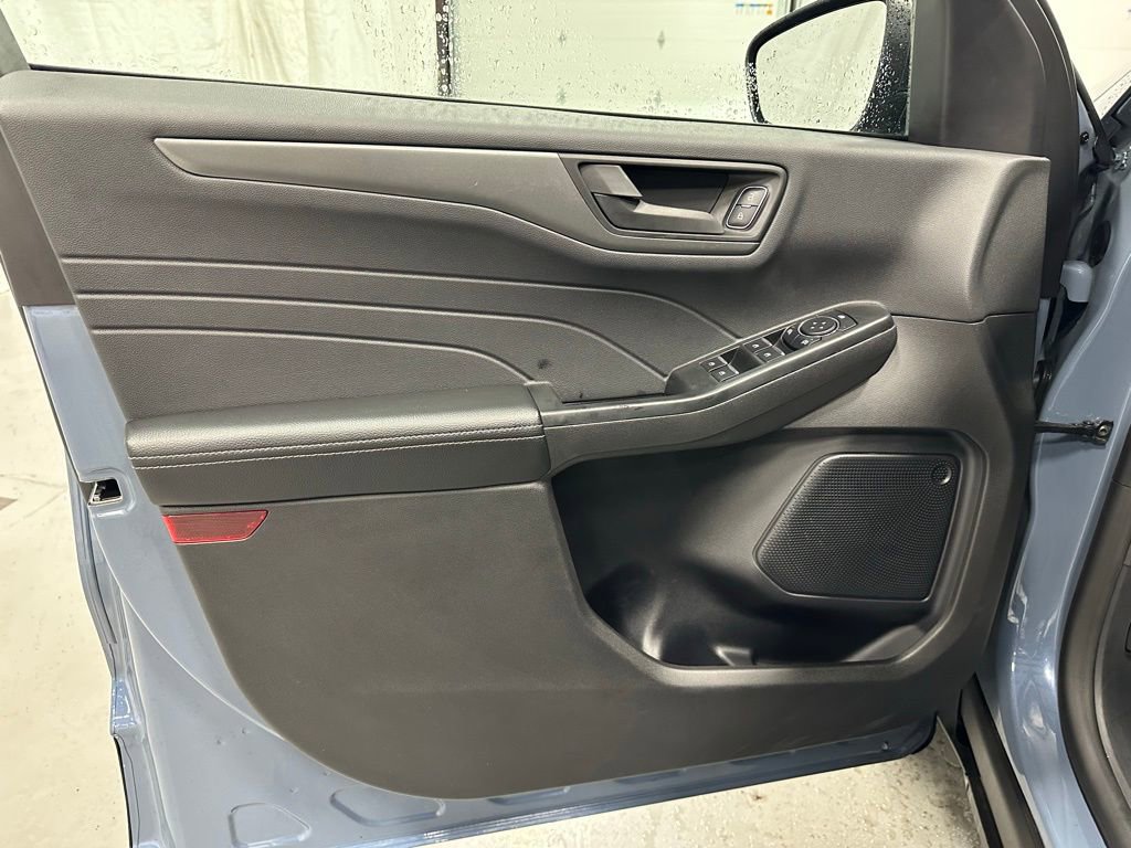 Used 2025 Ford Escape Active image 8