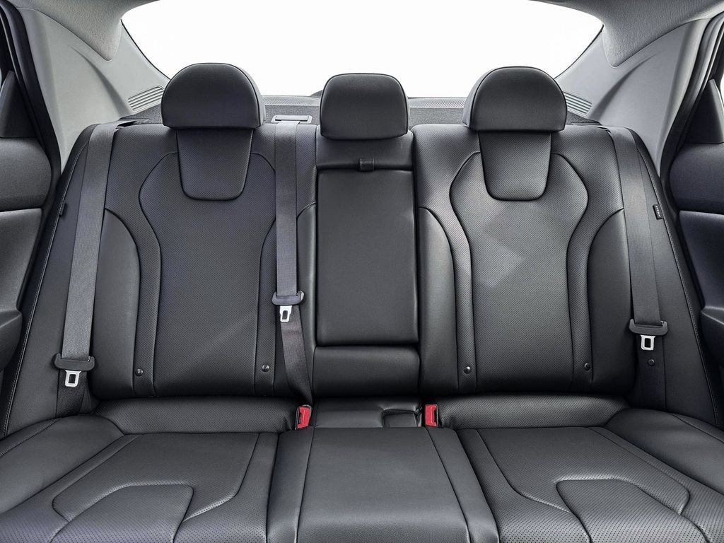 New 2026 Hyundai Elantra Limited FWD image 16