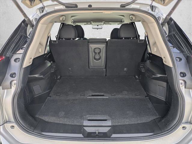 Used 2018 Nissan Rogue SV image 6