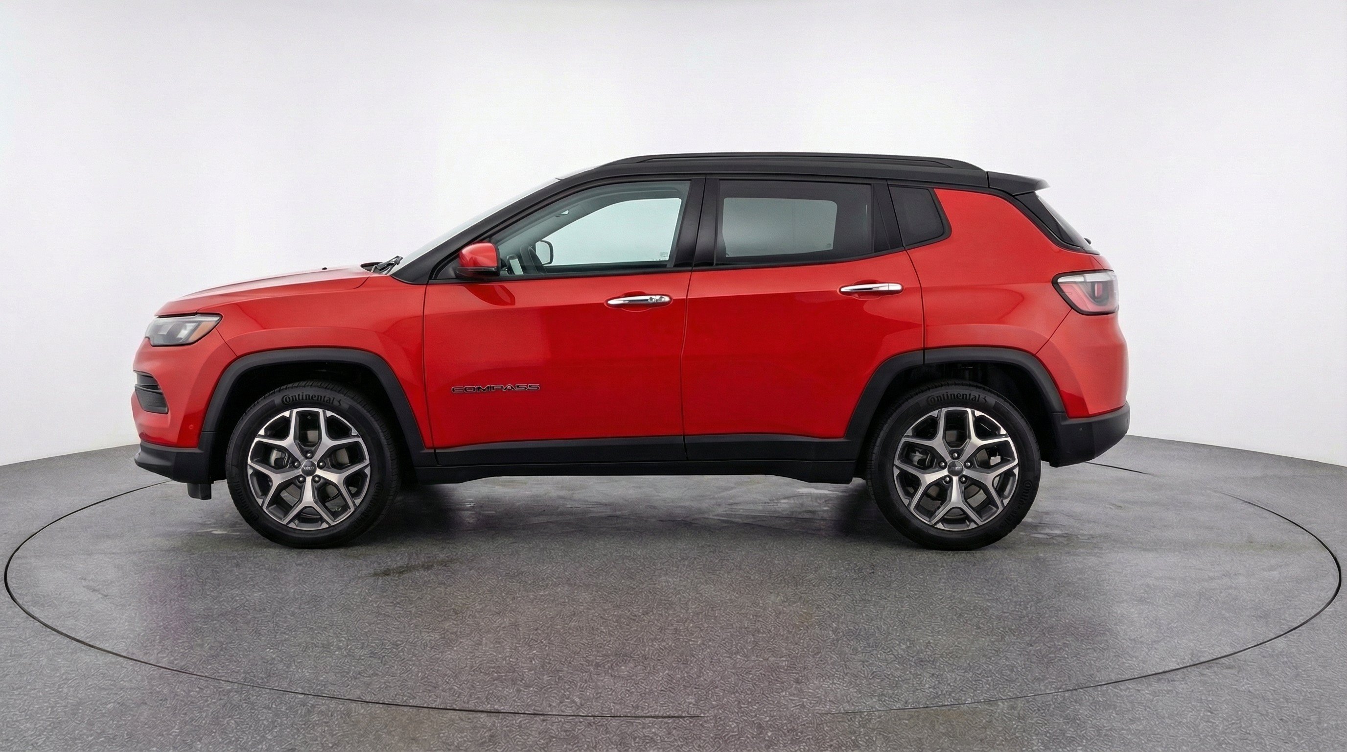 Used 2025 Jeep Compass Limited AWD/4WD image 5