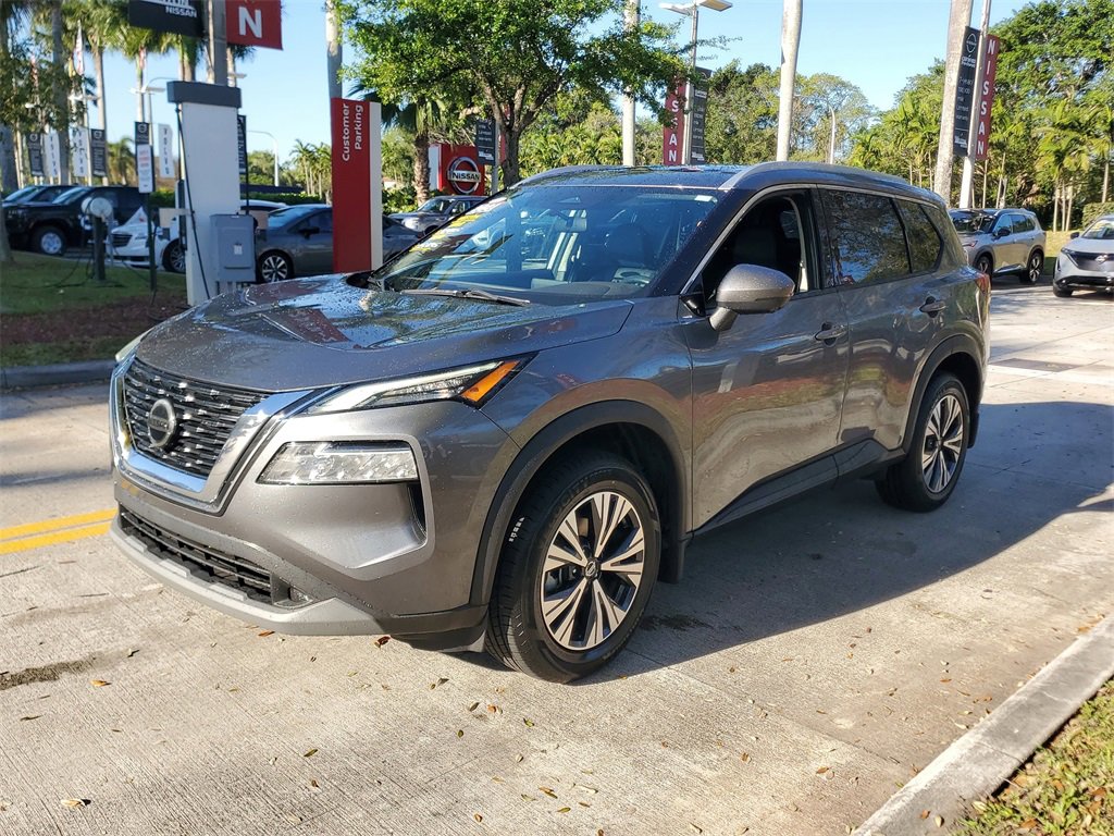 Certified 2021 Nissan Rogue SV w/ Premium Package image 3