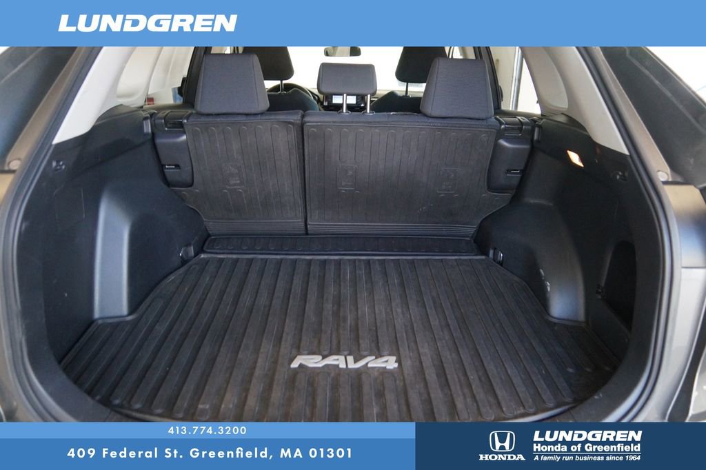 Used 2019 Toyota RAV4 LE w/ All Weather Liner Package AWD/4WD image 28