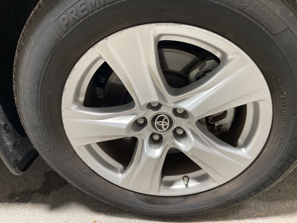 Used 2024 Toyota Highlander XLE image 41