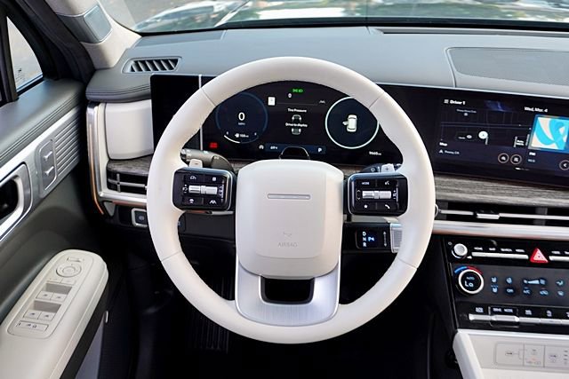 Certified 2024 Hyundai Santa Fe Limited image 22