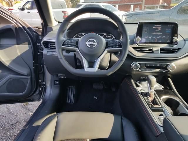 New 2025 Nissan Altima 2.5 SR image 11