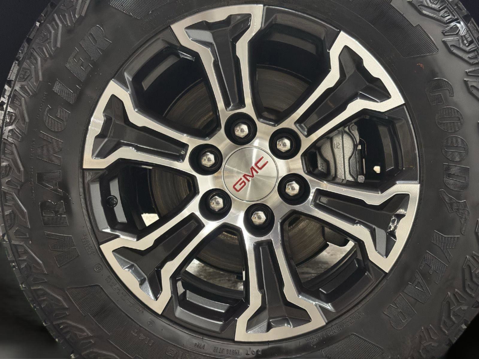 Certified 2024 GMC Canyon AT4 w/ AT4 Premium Package image 8