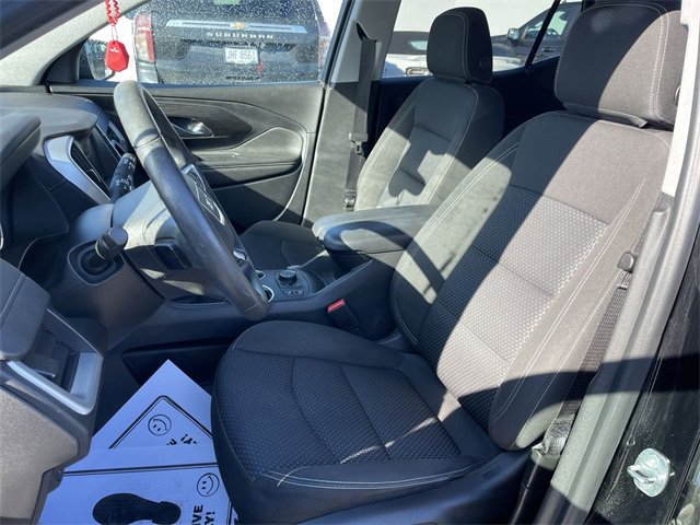 Used 2022 GMC Terrain SLE w/ Driver Convenience Package image 11