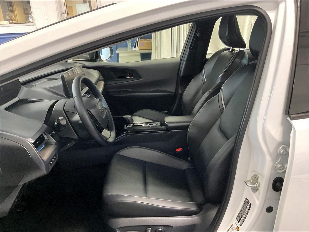 Used 2024 Toyota Prius XLE AWD/4WD image 10