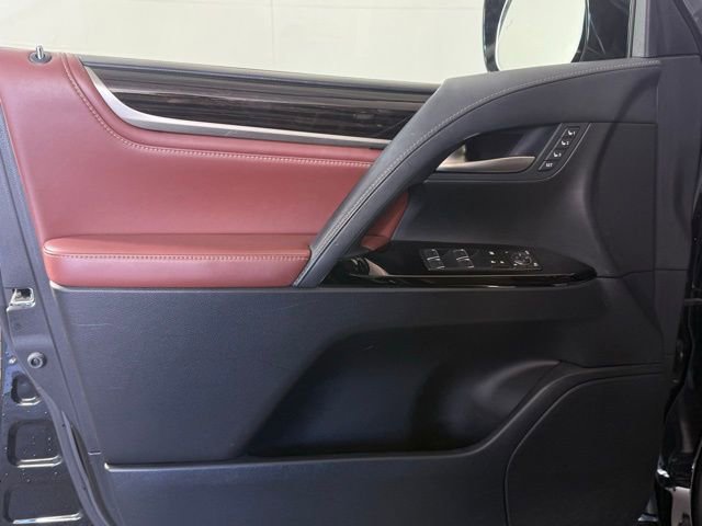 Used 2021 Lexus LX 570 4WD w/ 3rd Row & Luxury Pkg image 28