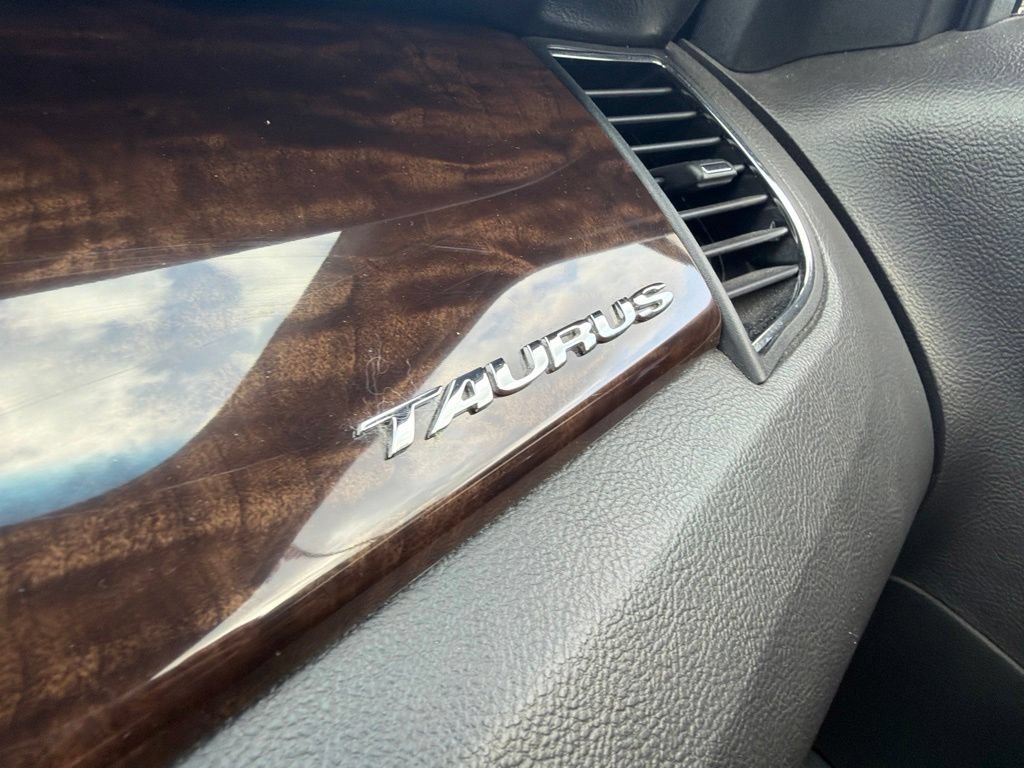 Used 2019 Ford Taurus Limited FWD image 28