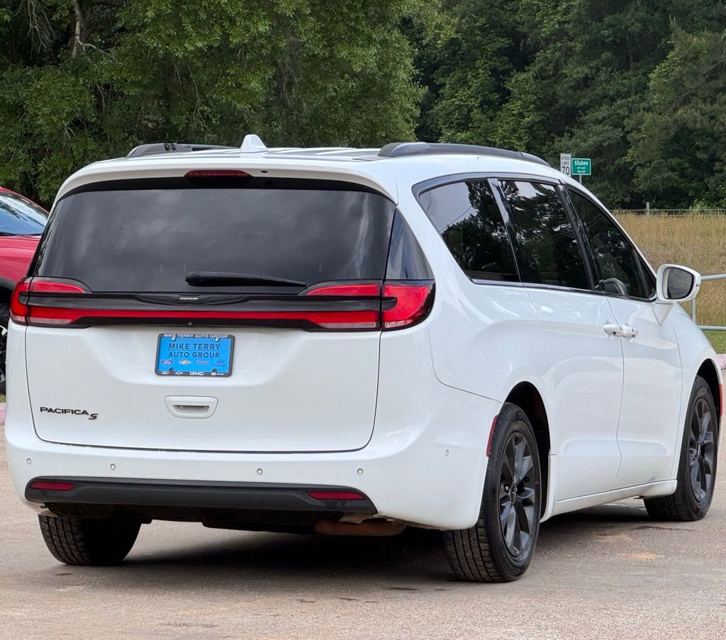 Used 2021 Chrysler Pacifica Touring-L w/ Premium & Safety Sphere Group FWD image 15