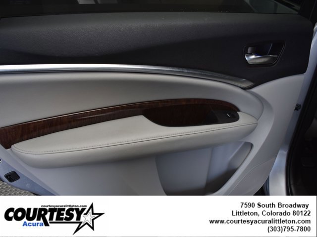 Used 2017 Acura MDX SH-AWD image 23