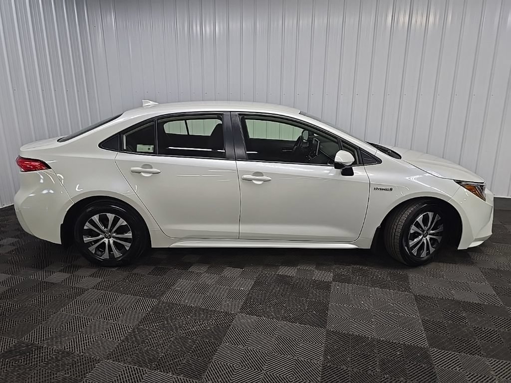 Used 2020 Toyota Corolla LE FWD image 2