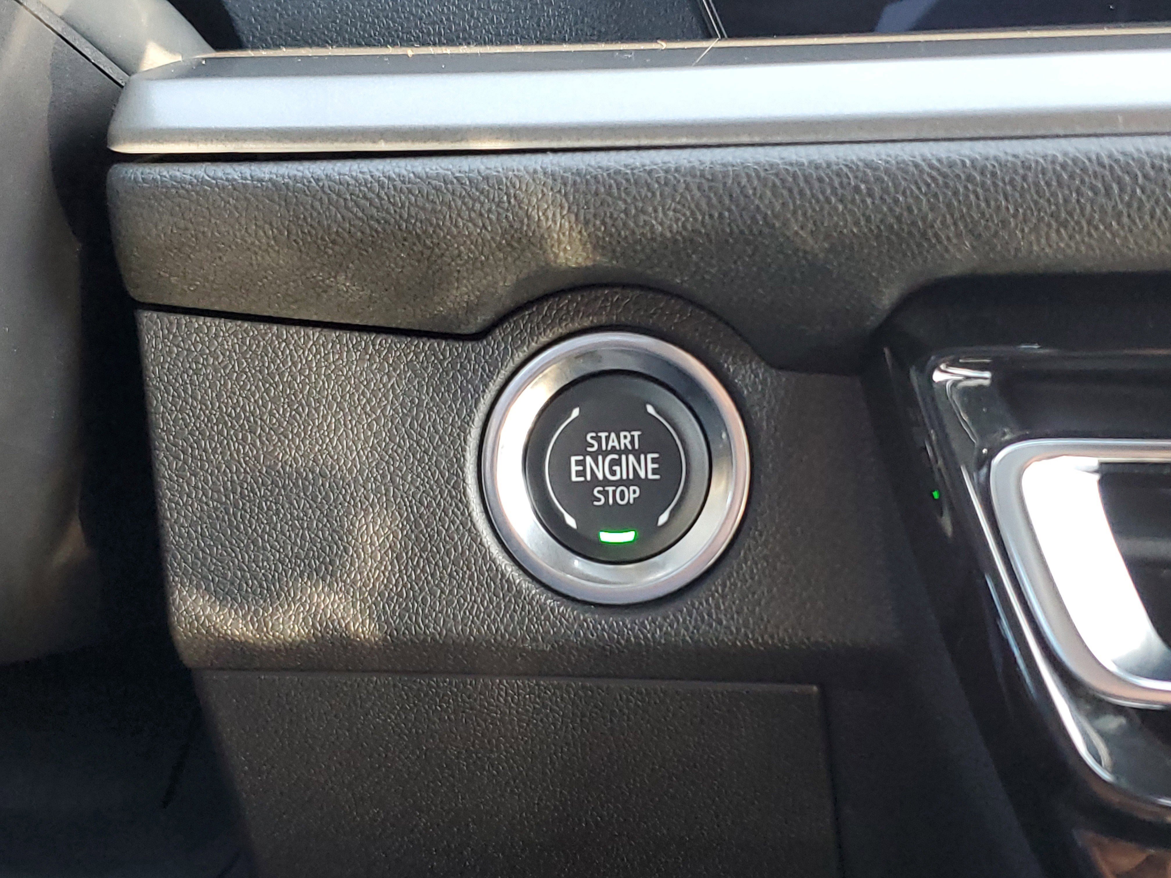 Used 2025 Chevrolet Traverse LT image 29