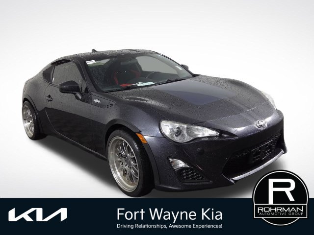 Used 2016 Scion FR-S RWD image 4