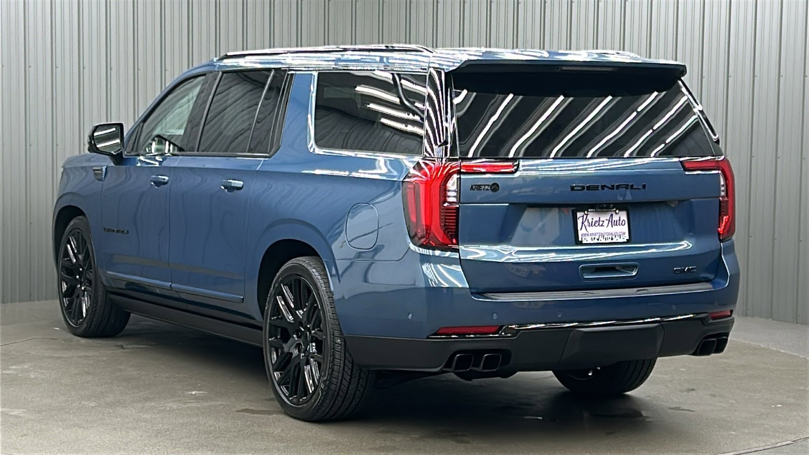 Used 2025 GMC Yukon XL Denali Ultimate image 3