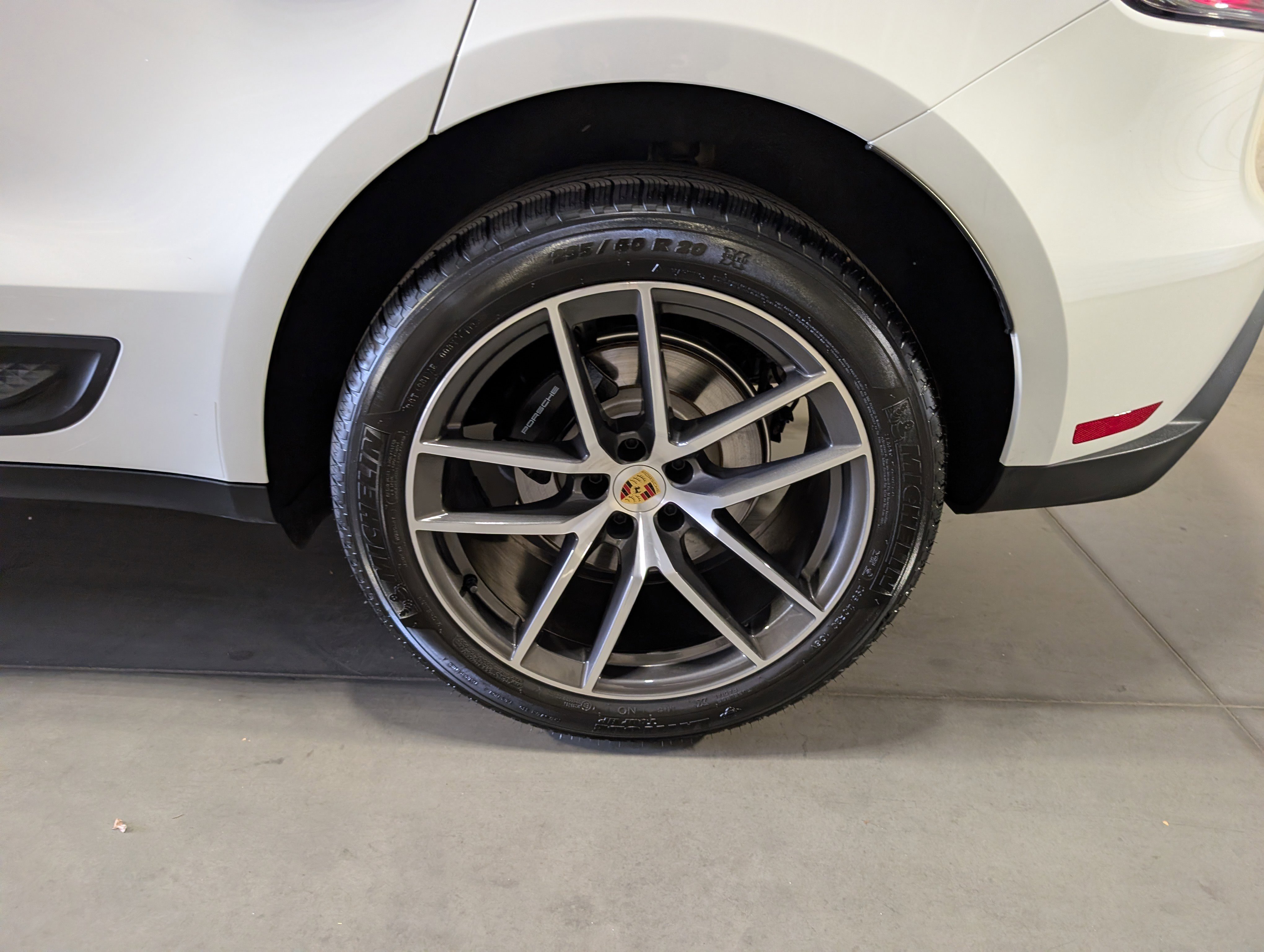 Used 2025 Porsche Macan image 16