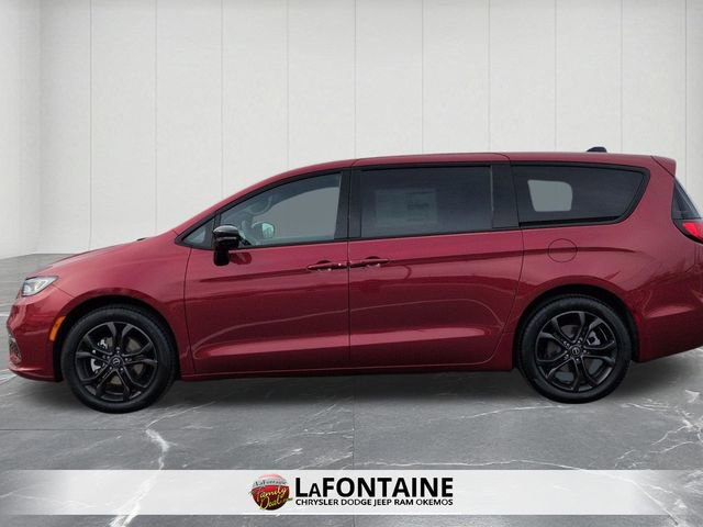 New 2026 Chrysler Pacifica Select image 2