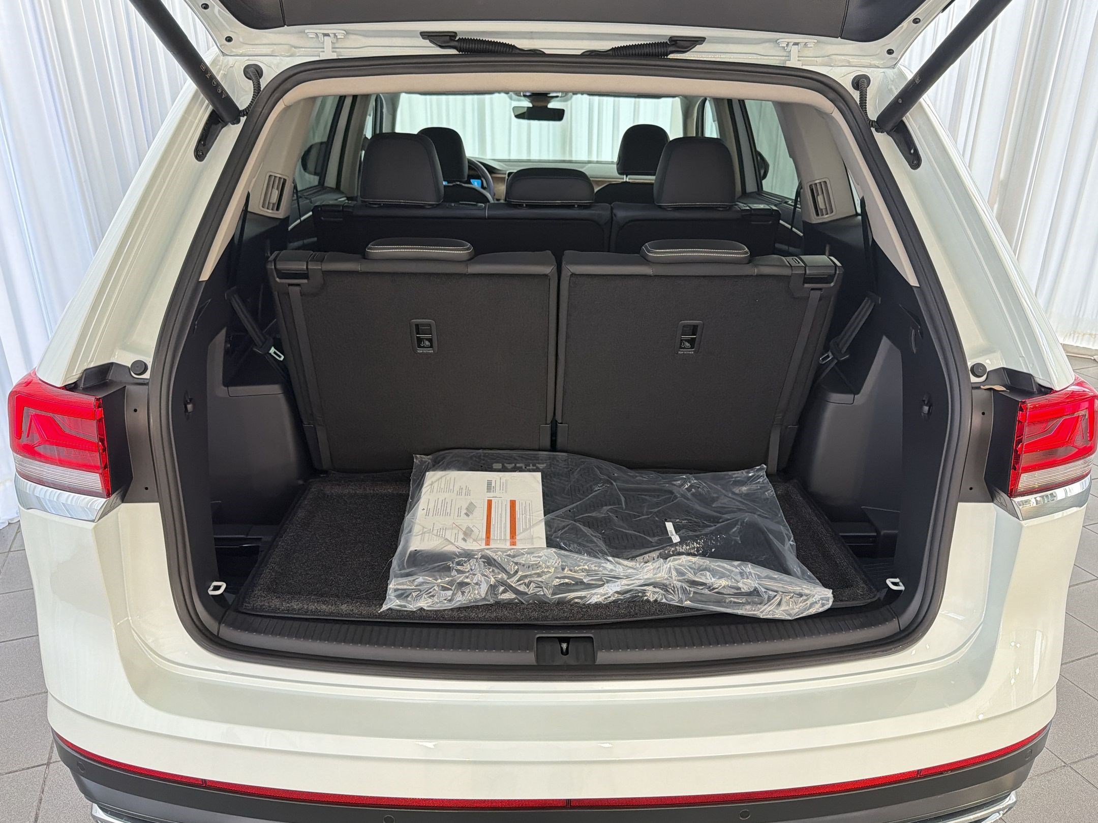 New 2026 Volkswagen Atlas SE FWD image 35
