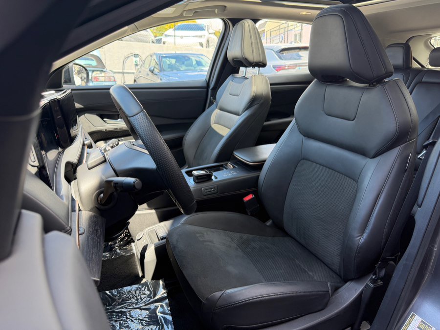 Used 2023 Nissan Ariya FWD image 19