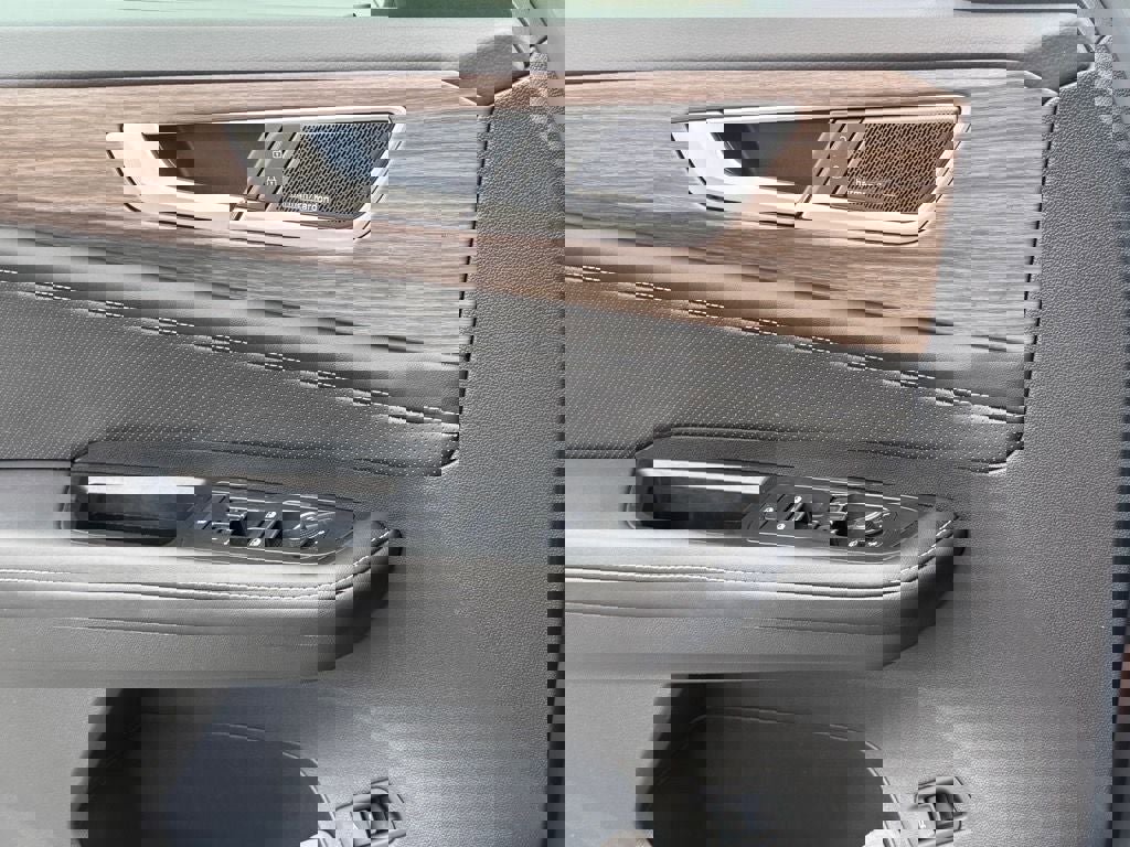 Used 2025 Volkswagen Atlas SEL Premium R-Line image 22