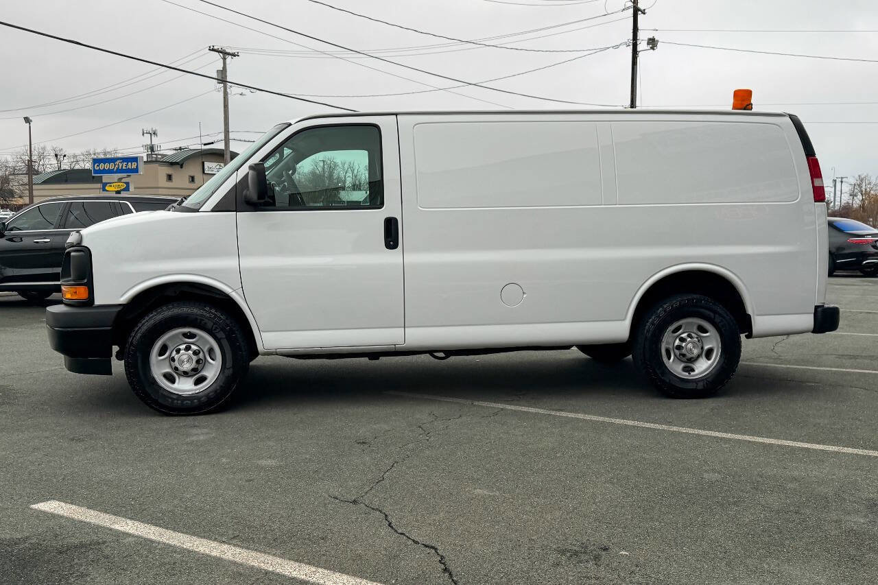 Used 2017 Chevrolet Express 2500 image 7