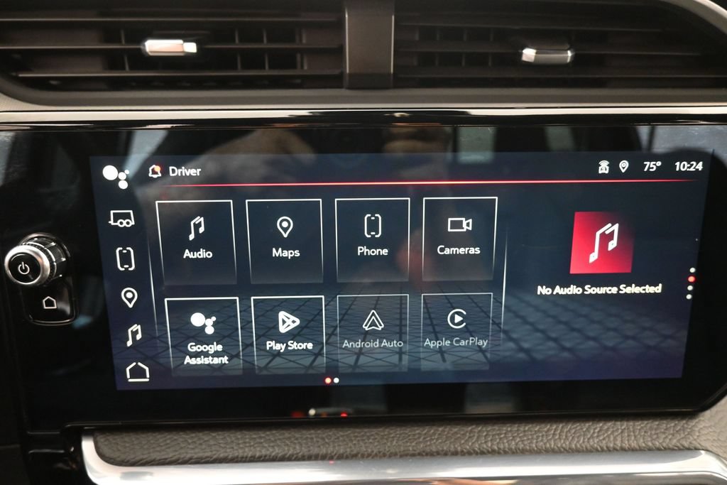 Used 2024 GMC Sierra 1500 Denali w/ Technology Package AWD/4WD image 8