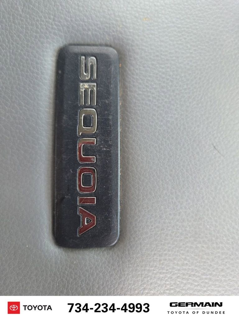 Used 2012 Toyota Sequoia Platinum image 21