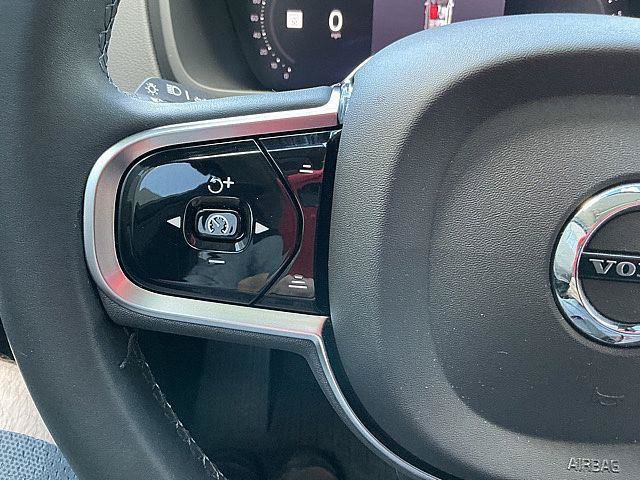 Certified 2023 Volvo XC90 B6 Ultimate w/ Protection Package Premier AWD/4WD image 28