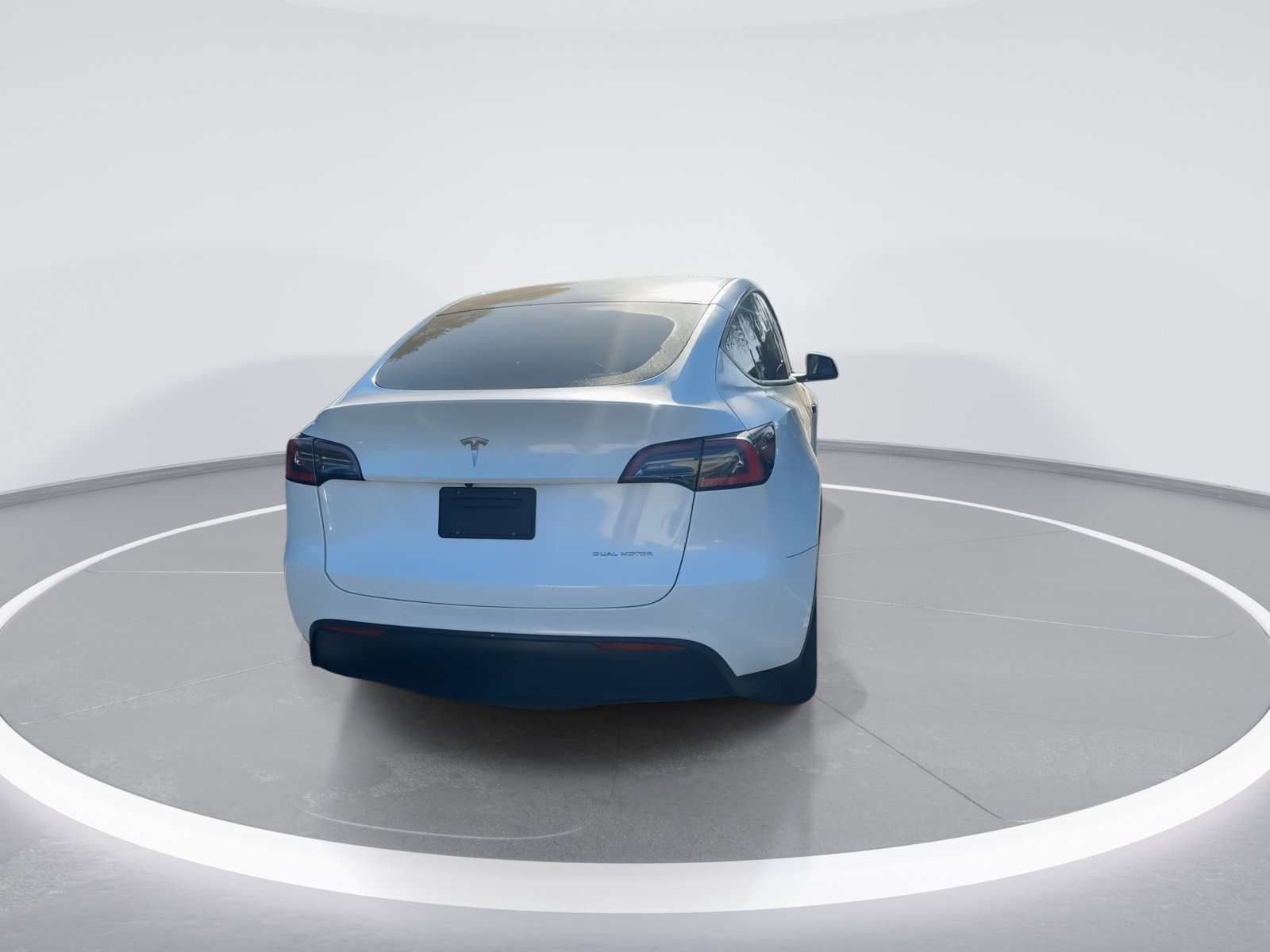 Used 2021 Tesla Model Y Long Range image 8