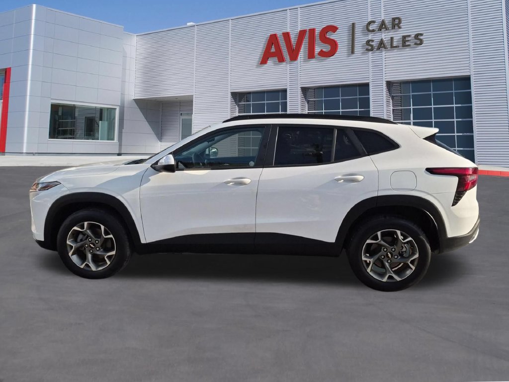 Used 2026 Chevrolet Trax LT FWD image 10