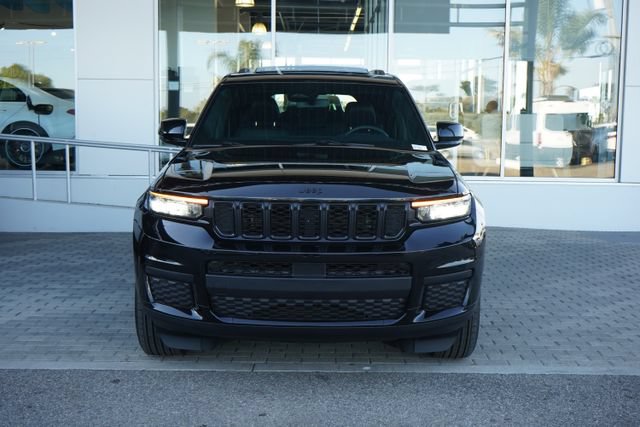 Used 2024 Jeep Grand Cherokee L Altitude AWD/4WD image 3