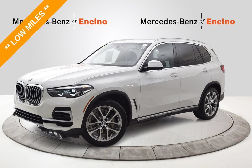 Used 2022 BMW X5 xDrive40i w/ Parking Assistance Package AWD/4WD image 1