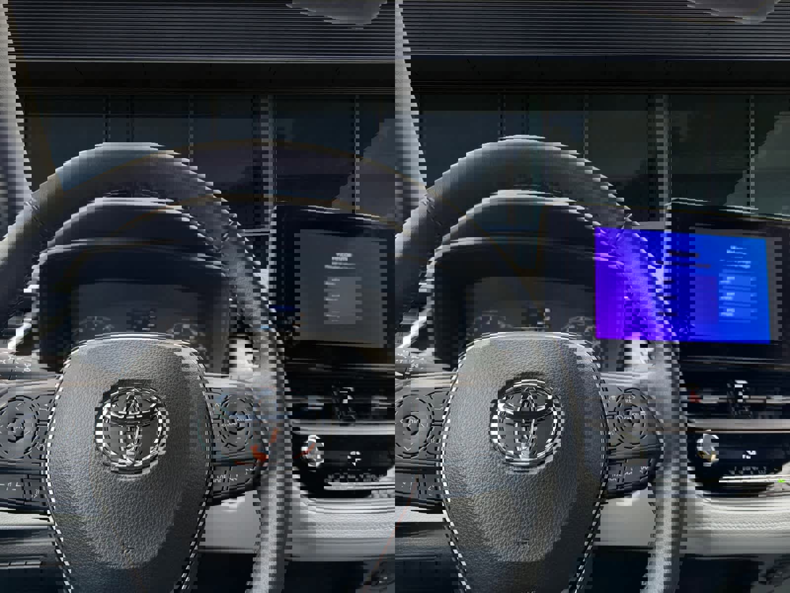 Certified 2023 Toyota Corolla SE image 3