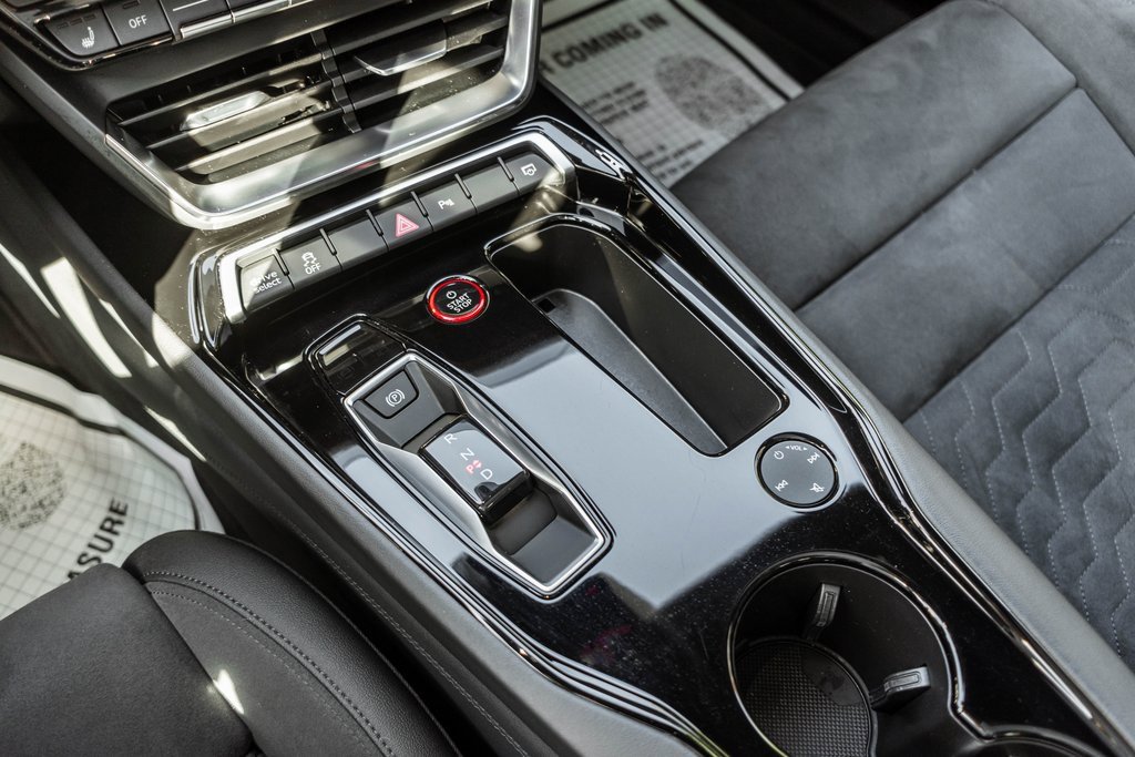 Used 2022 Audi e-tron GT Premium Plus image 19