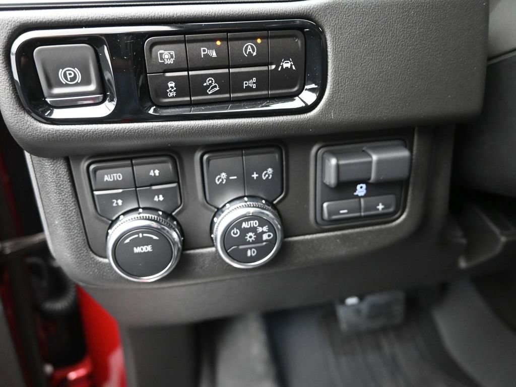 New 2025 GMC Yukon XL Elevation image 17