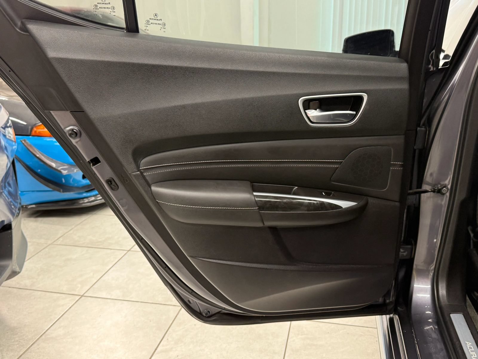 Used 2018 Acura TLX w/ Technology Package FWD image 17