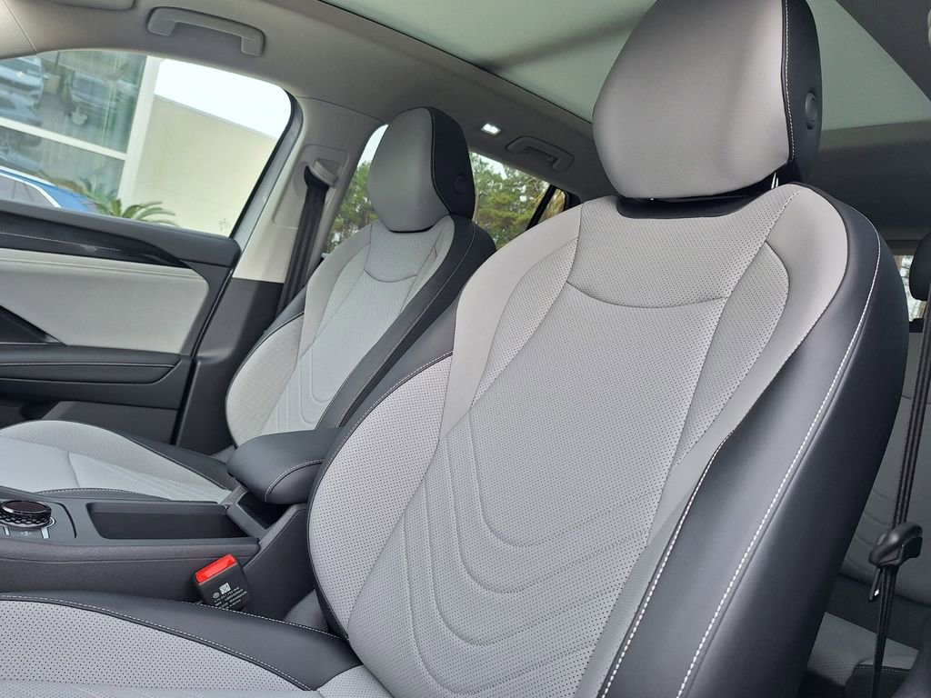 New 2026 Volkswagen Tiguan SE image 11