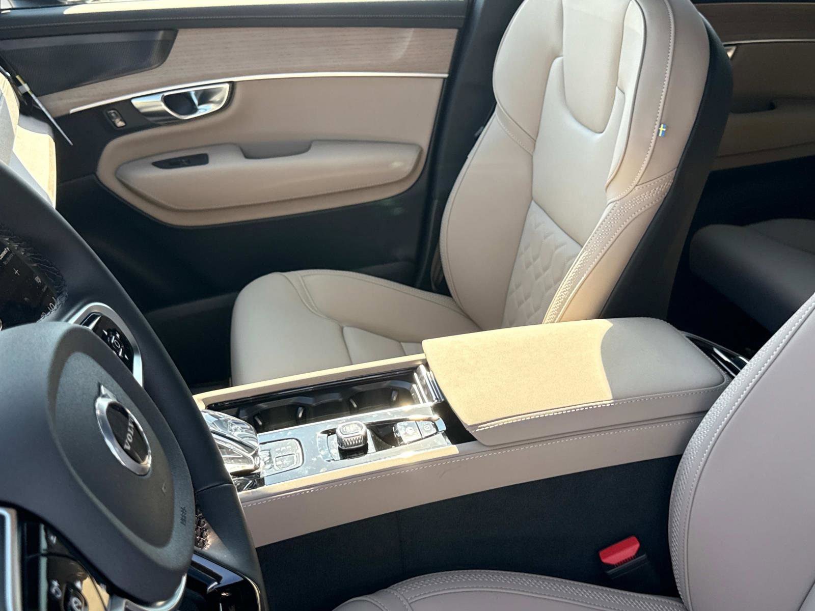 New 2026 Volvo XC90 B6 Plus w/ Protection Package AWD/4WD image 19