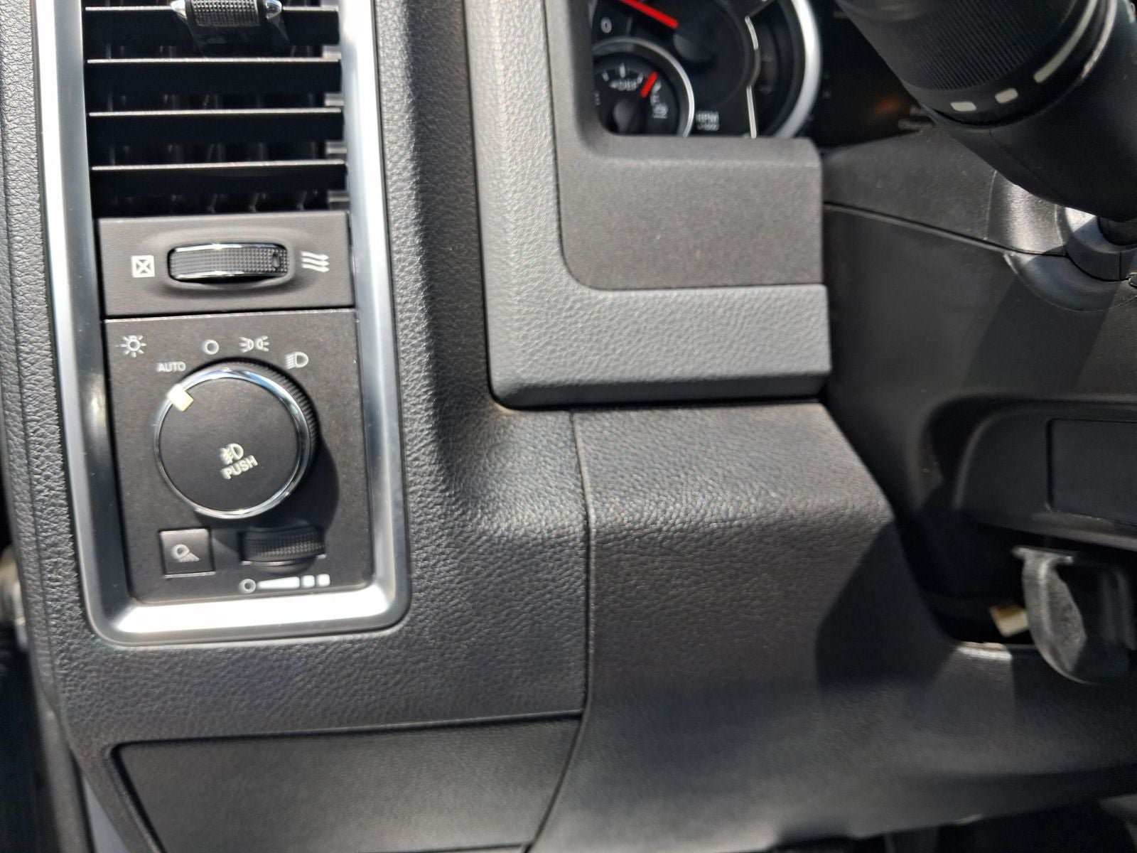Used 2013 RAM 2500 Big Horn AWD/4WD image 18