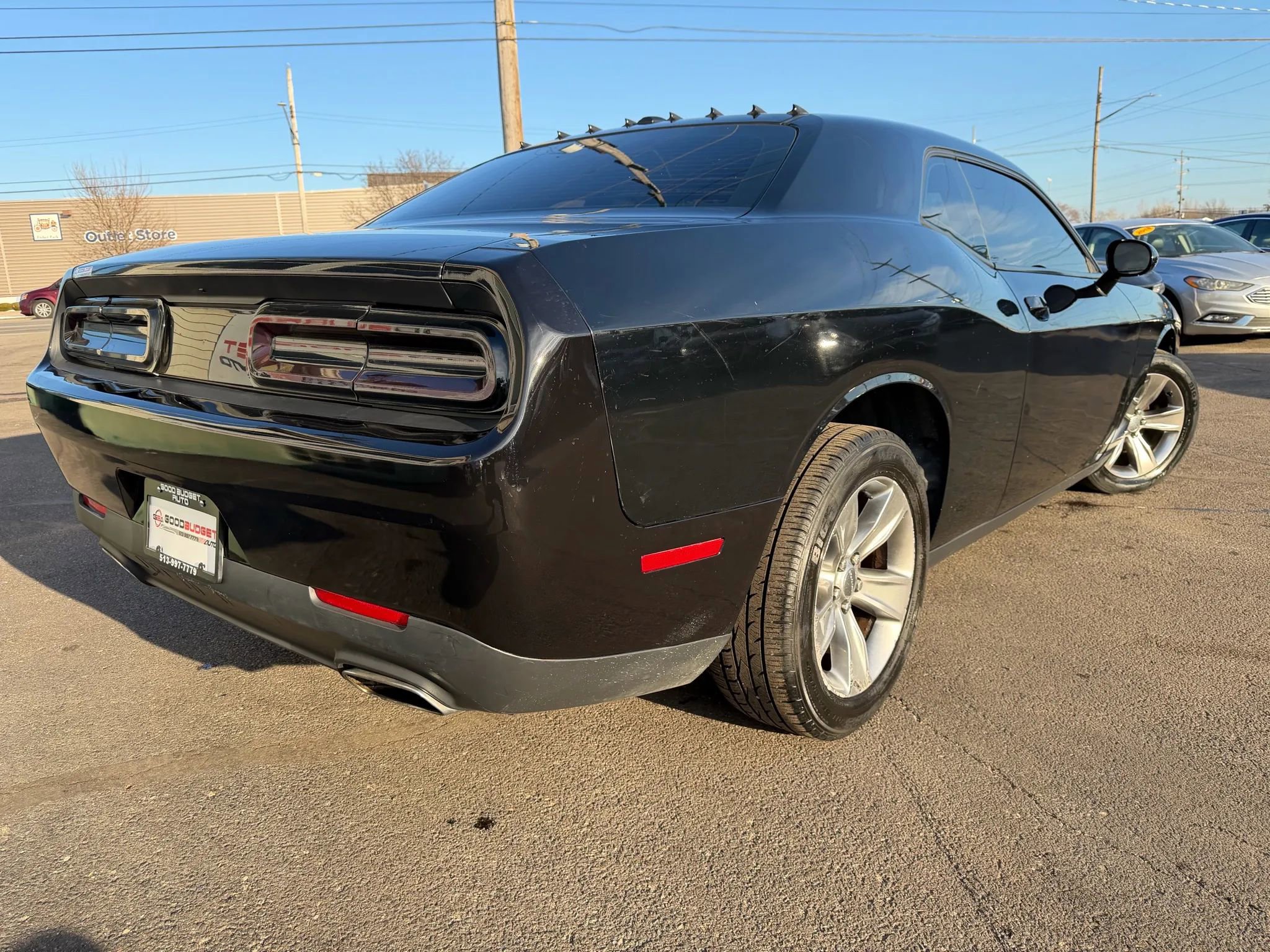 Used 2016 Dodge Challenger SXT image 14