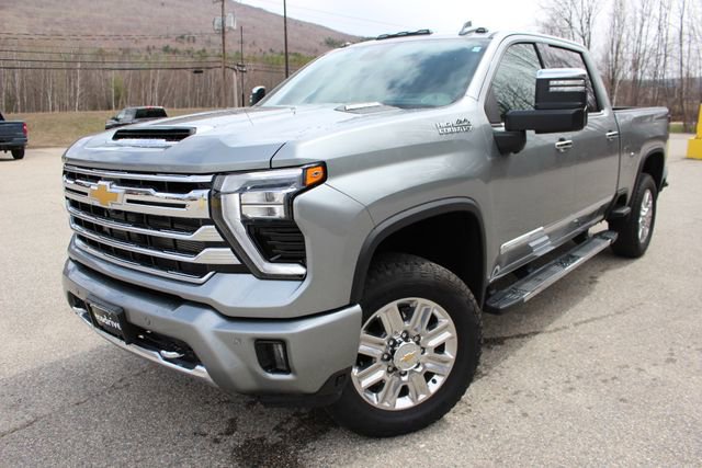 Used 2024 Chevrolet Silverado 3500 High Country w/ High Country Premium Package image 3